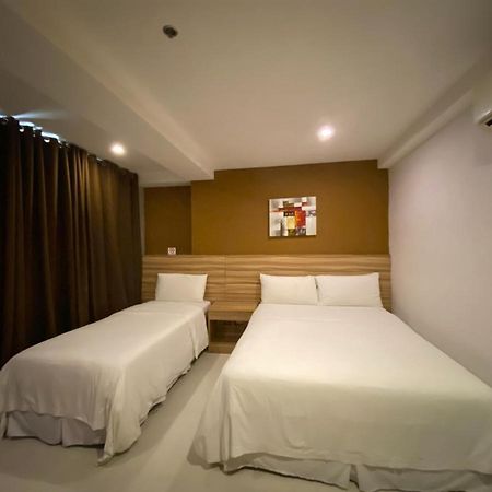 Capital O 820 Guijo Suites Makati Manila Bagian luar foto