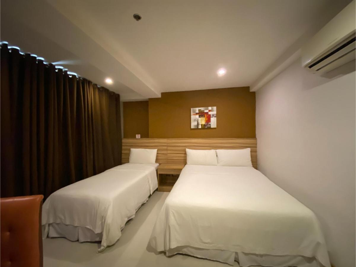Capital O 820 Guijo Suites Makati Manila Bagian luar foto