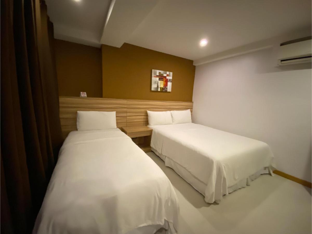 Capital O 820 Guijo Suites Makati Manila Bagian luar foto