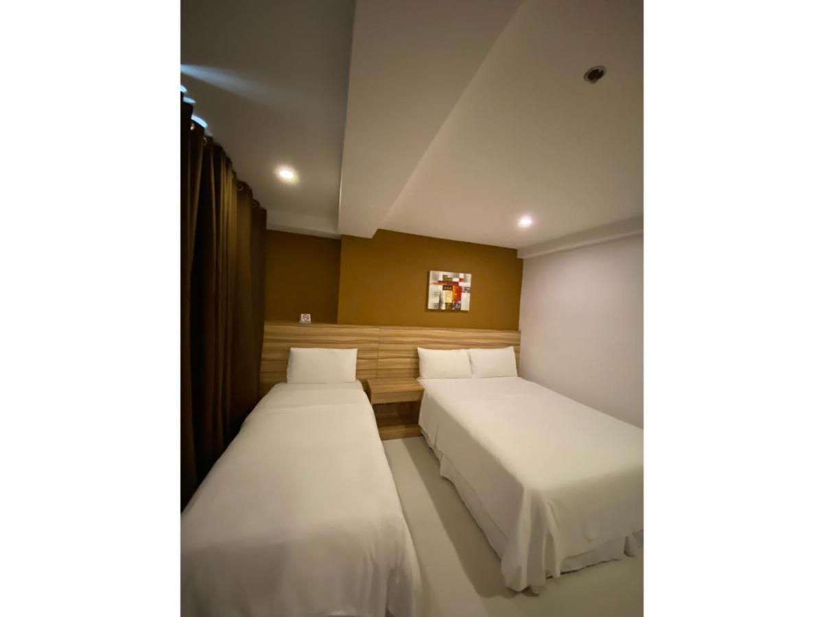 Capital O 820 Guijo Suites Makati Manila Bagian luar foto